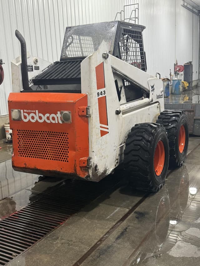 Image of Bobcat 943 equipment image 2