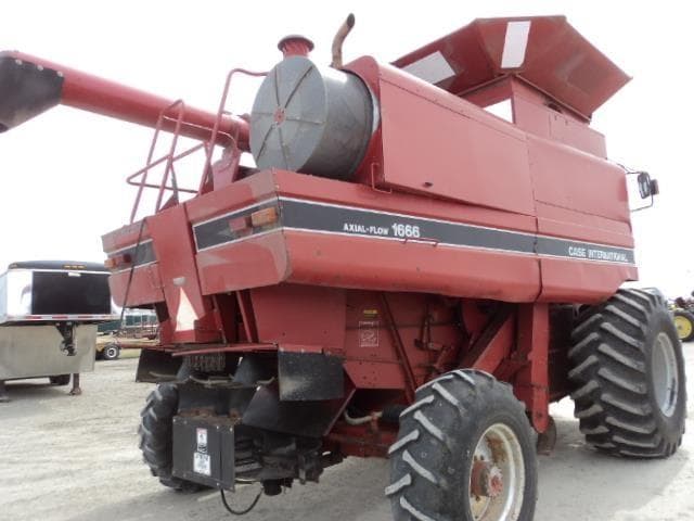 Image of Case IH 1666 equipment image 4