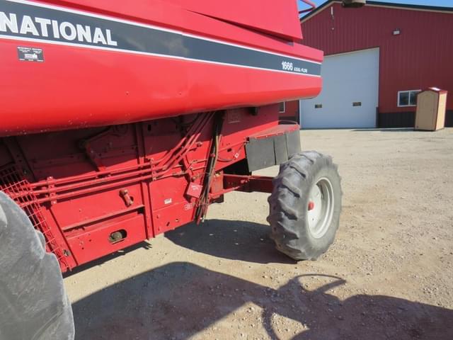 Image of Case IH 1666 equipment image 2