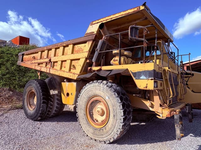 Image of Caterpillar 773B equipment image 4