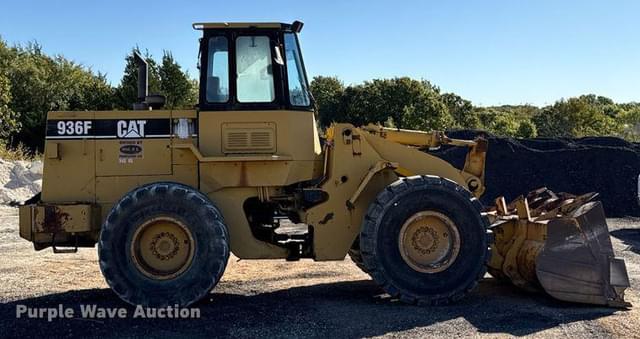 Image of Caterpillar 936F equipment image 3