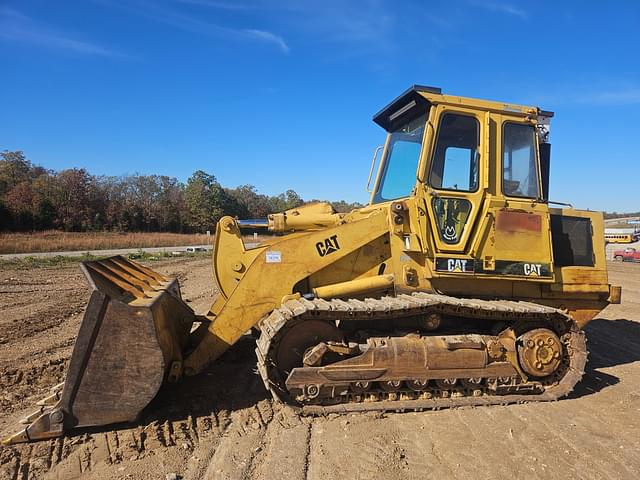 Image of Caterpillar 953B equipment image 3