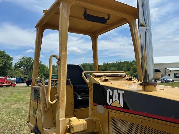 Image of Caterpillar D4 equipment image 4