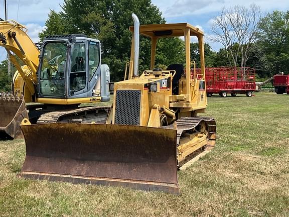 Image of Caterpillar D4 equipment image 1