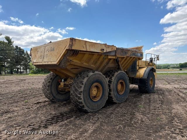 Image of Caterpillar D400D equipment image 4