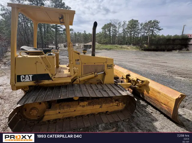 Image of Caterpillar D4C equipment image 1