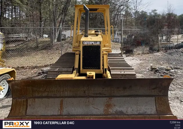 Image of Caterpillar D4C equipment image 2