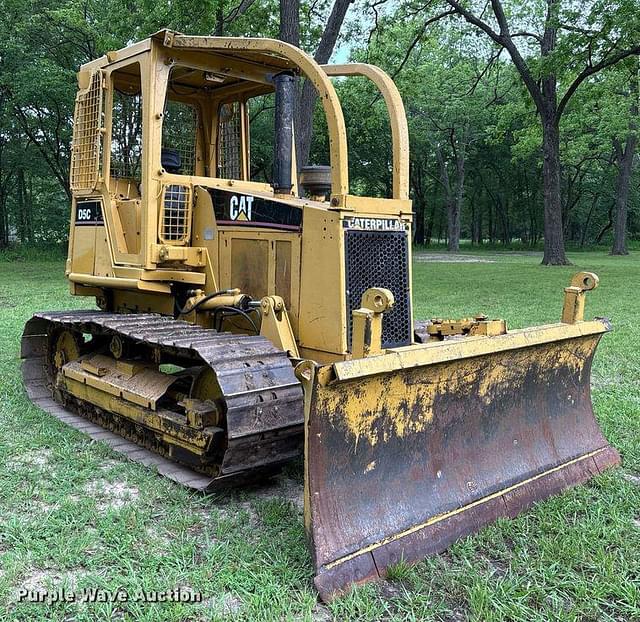 Image of Caterpillar D5C equipment image 2