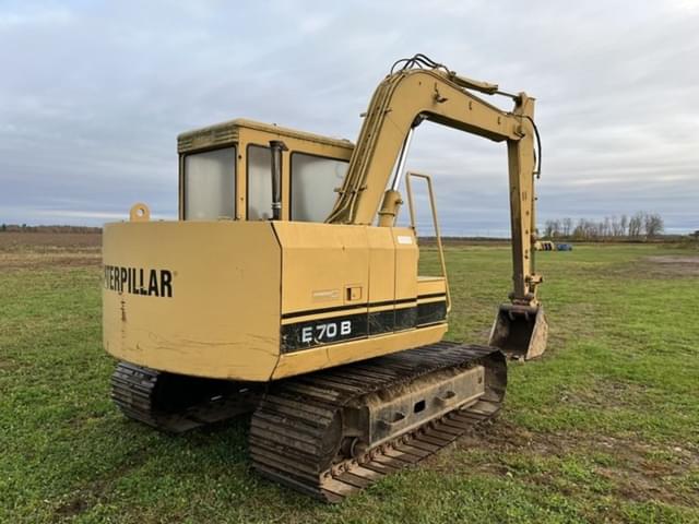 Image of Caterpillar E70B equipment image 3