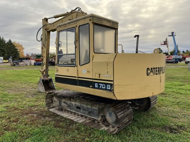 Image of Caterpillar E70B equipment image 2