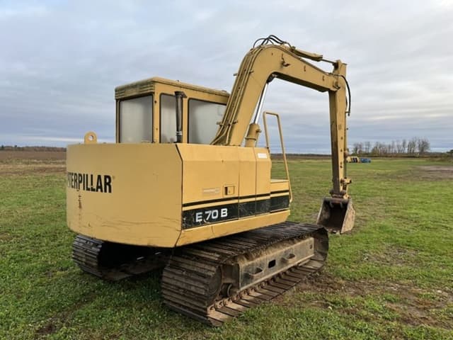 Image of Caterpillar E70B equipment image 3