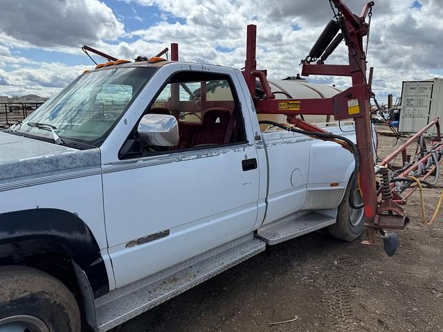 Image of Chevrolet 3500 equipment image 4