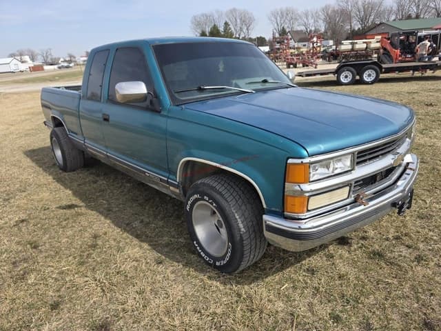 Image of Chevrolet 1500 equipment image 1