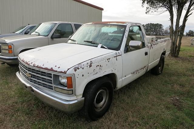 Image of Chevrolet 2500 equipment image 2