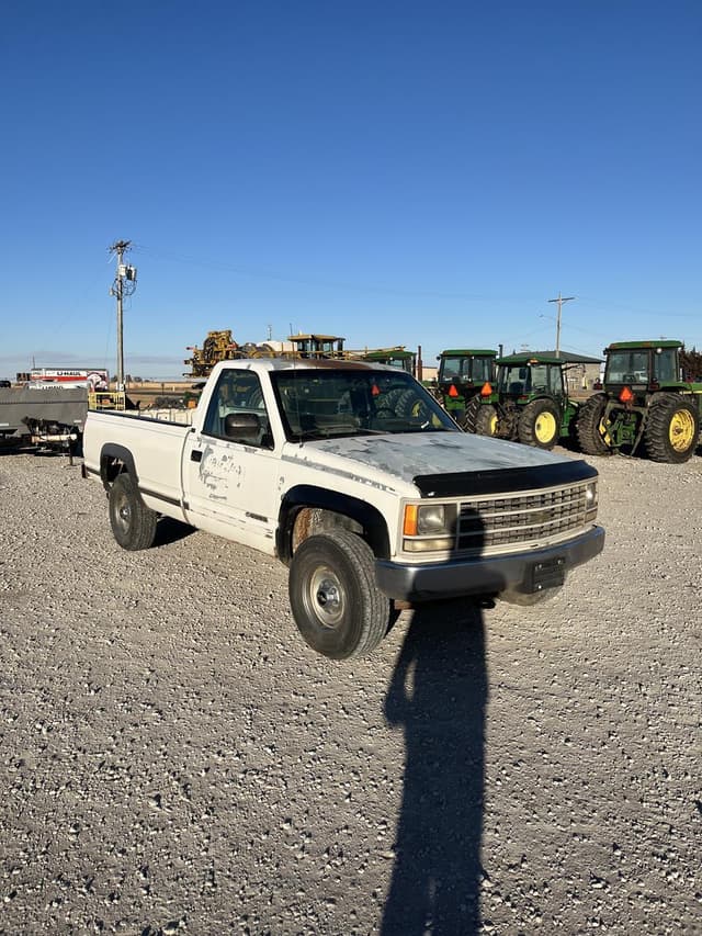 Image of Chevrolet 2500 equipment image 3