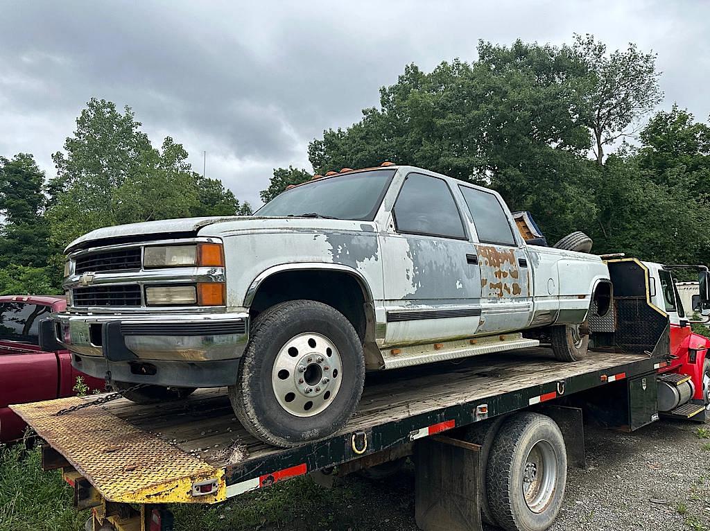 Image of Chevrolet 3500 Image 0