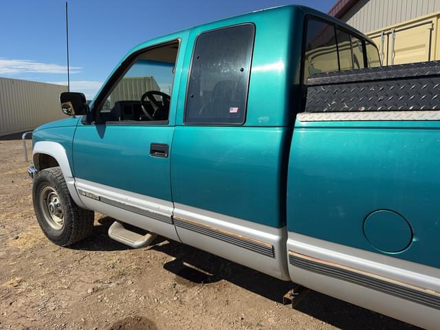 Image of Chevrolet 2500 equipment image 4