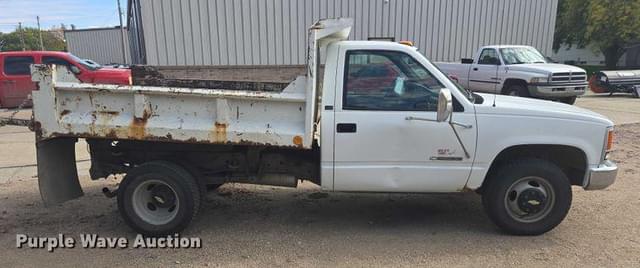 Image of Chevrolet C3500 equipment image 3