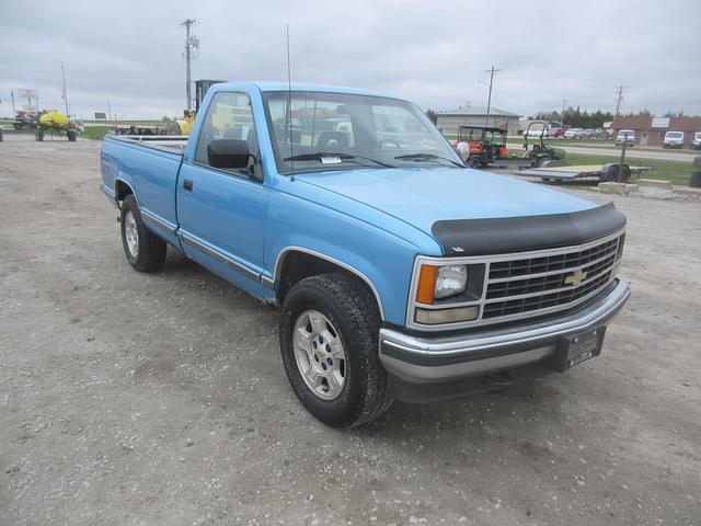 Image of Chevrolet 1500 equipment image 3