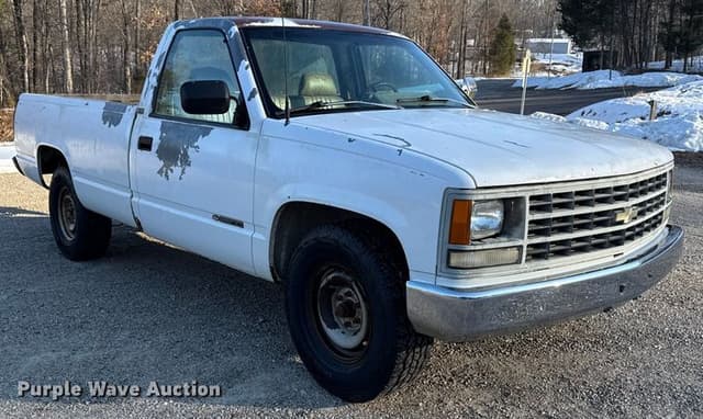 Image of Chevrolet Cheyenne 2500 equipment image 2