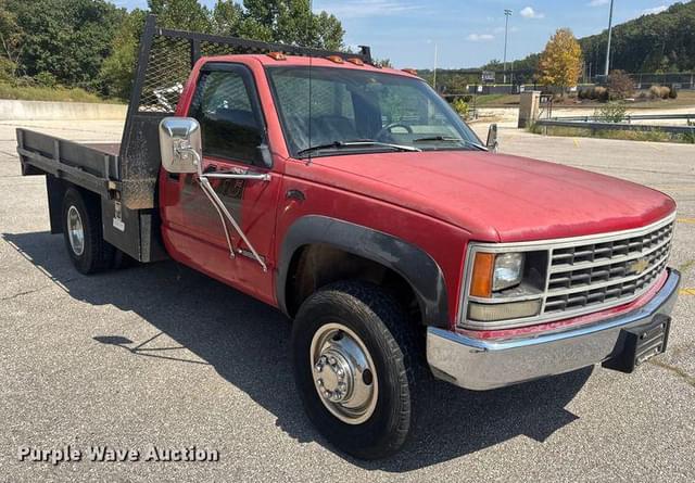 Image of Chevrolet 3500 equipment image 2