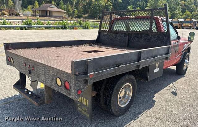 Image of Chevrolet 3500 equipment image 4