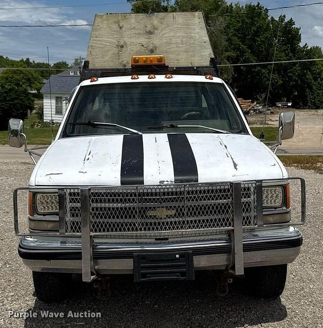 Image of Chevrolet 3500 equipment image 1