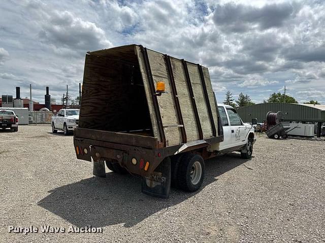 Image of Chevrolet 3500 equipment image 4