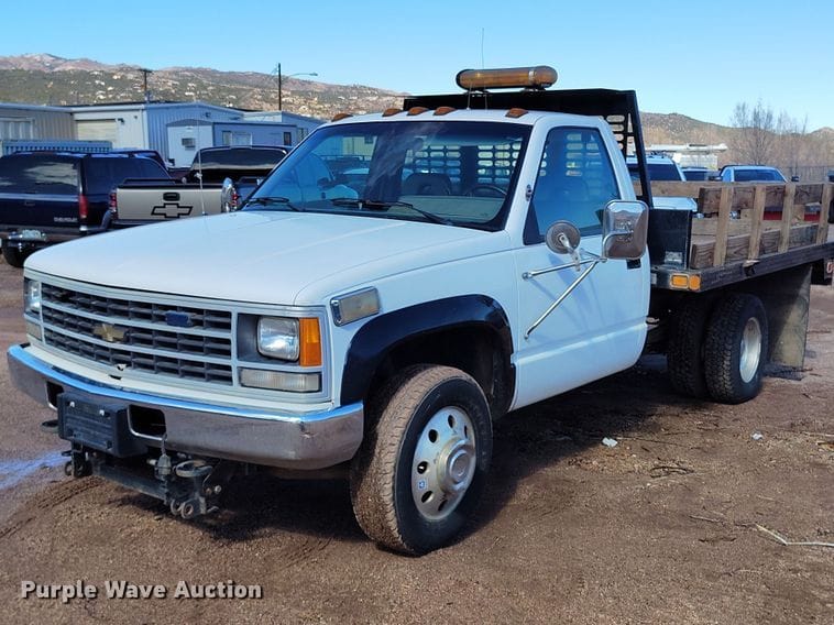 1993 Chevrolet 3500 Equipment Image0