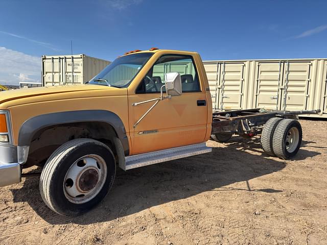 Image of Chevrolet 3500HD equipment image 1