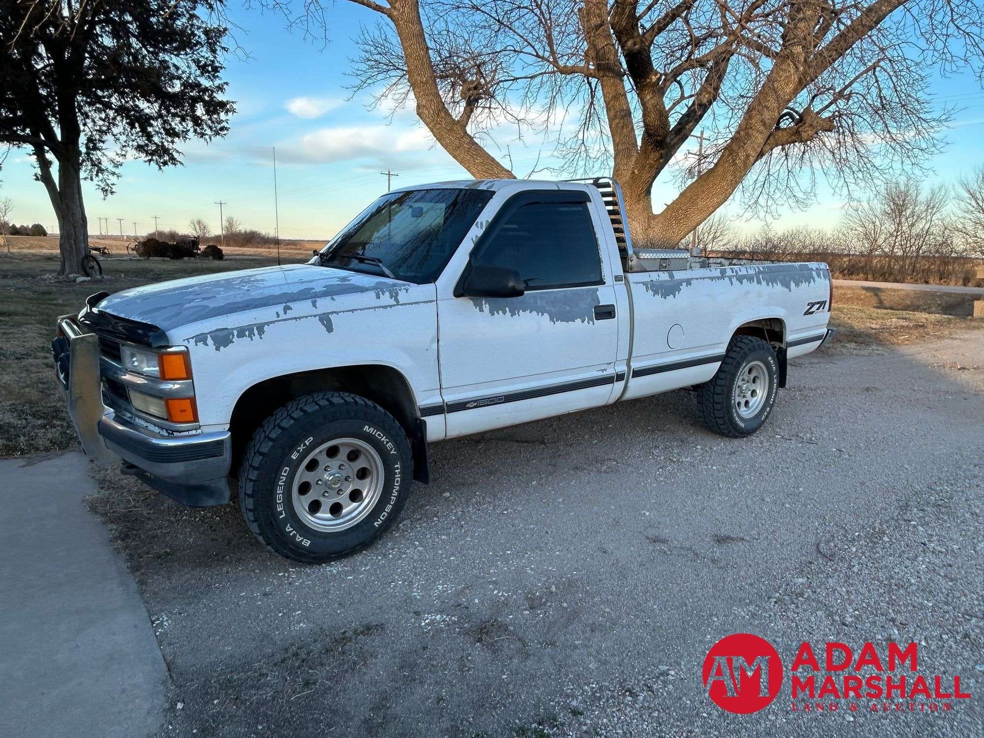 1993 Chevrolet K1500 Equipment Image0