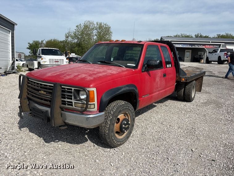 1993 Chevrolet K3500 Equipment Image0