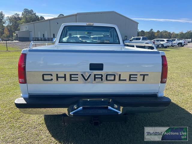 Image of Chevrolet 1500 equipment image 4