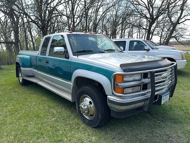 Image of Chevrolet Silverado equipment image 2