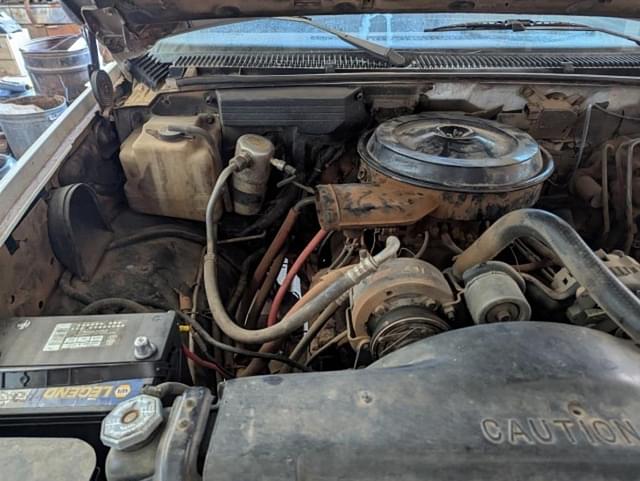 Image of Chevrolet 2500 equipment image 2