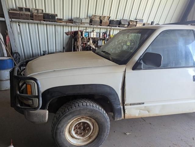 Image of Chevrolet 2500 equipment image 1