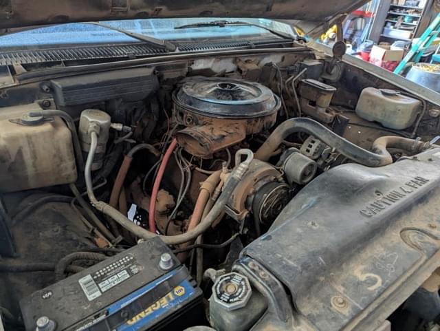 Image of Chevrolet 2500 equipment image 3
