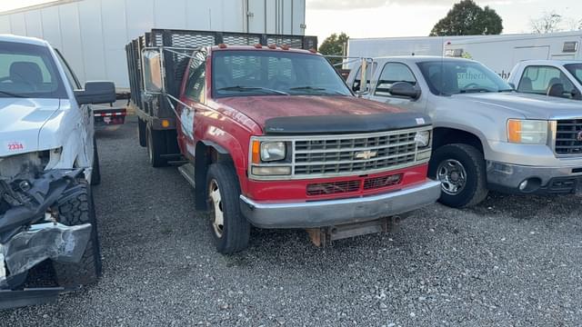 Image of Chevrolet 3500 equipment image 2
