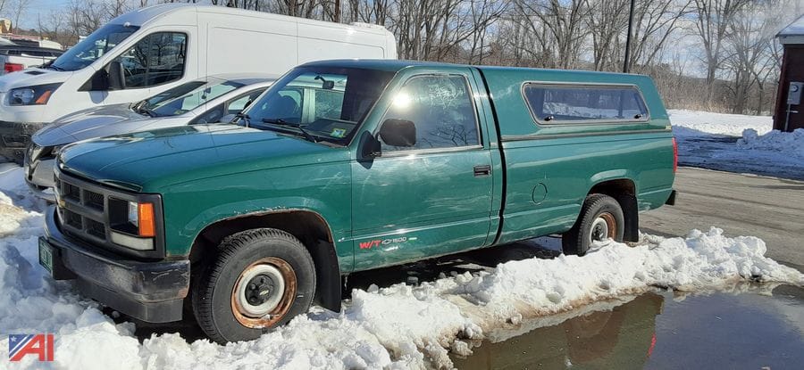 1993 Chevrolet Cheyenne Equipment Image0