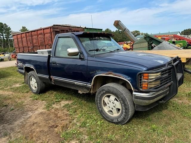 Image of Chevrolet Silverado equipment image 2