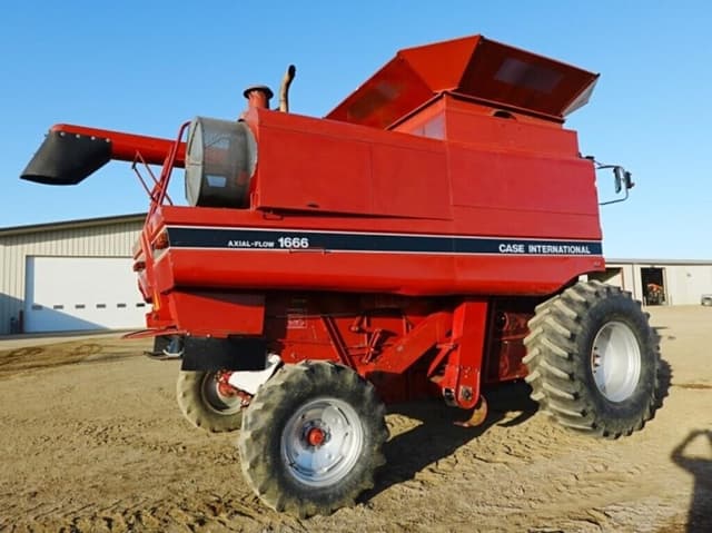 Image of Case IH 1666 equipment image 3