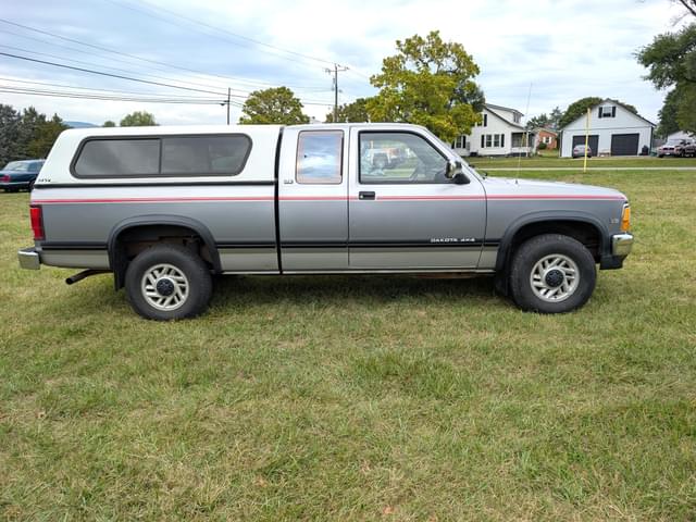 Image of Dodge Dakota equipment image 3