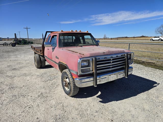 Image of Dodge Ram 350 equipment image 3
