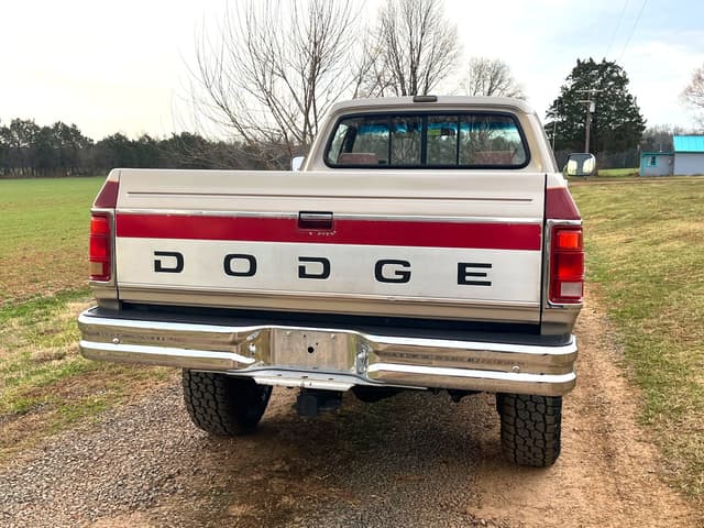 Image of Dodge Ram 250 equipment image 2