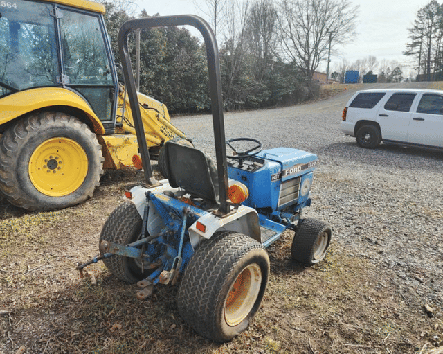Image of Ford 1220 equipment image 4