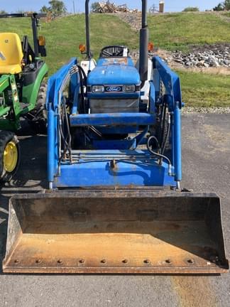 Image of Ford 1320 equipment image 1