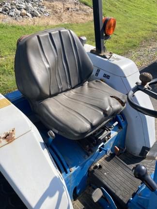 Image of Ford 1320 equipment image 4