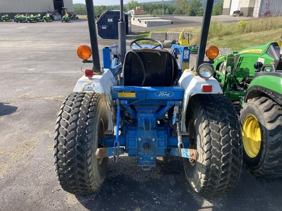 Image of Ford 1320 equipment image 2