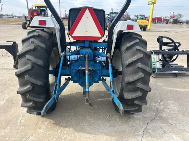 Image of Ford 1715 equipment image 2