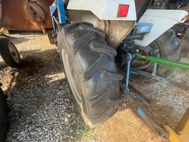 Image of Ford 1720 equipment image 4